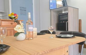 Les Soleillades- Villa, résidence avec piscine et stationnement à proximité de la mer - Foto 4