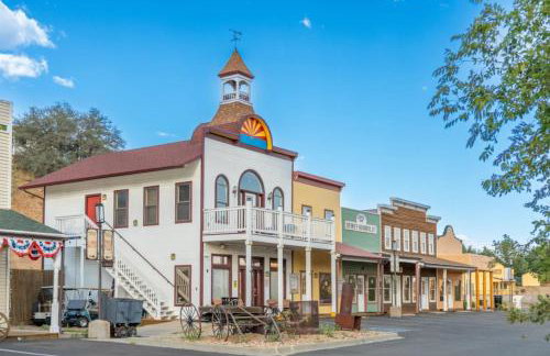 Dewey Mountain Getaway 3BR Home with Hot Tub, Gym and Sauna - Foto 47