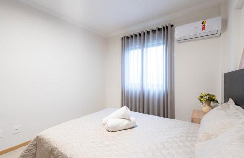 Localização Central! A 450 metros da Vila Germânica Loft com Piscina, Ar-Condicionado, Wi-Fi, Cozinha completa, Garagem Privativa, Espaço Zen, Academia, Sauna, e Mercadinho 24h - Foto 15