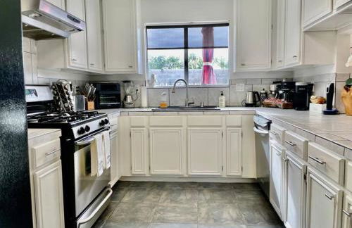 Mineral Saltwater Solar heated Pool & Spa Oasis with mountain views and Koi pond - Foto 44