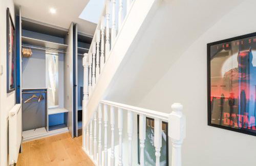 Cozy 3 Bedroom Terrace Cottage in Epsom - Photo 21