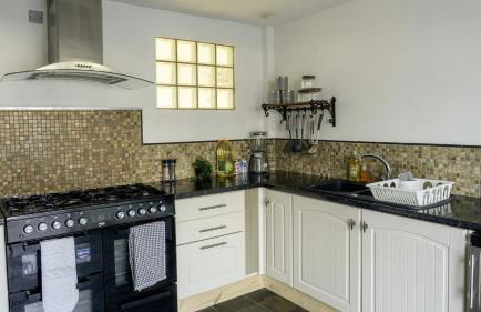 Stylish 3-Bed Home with Garden, Pet Friendly - Foto 22