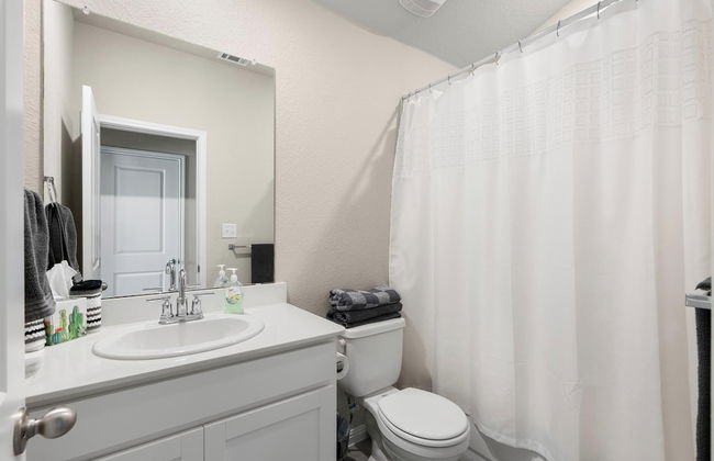 Charming 4BR Spacious Backyard in Hutto - Foto 17