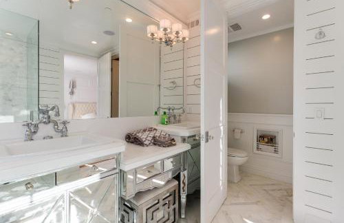 Beautiful 2 Story Right by the Water, Ocean View - Foto 30