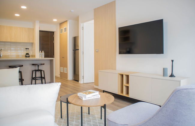 w Fantastic 1BR w Modern Balcony in San Isidro - Photo 10