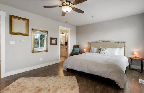 HoneyHomes Spectacular View Home with Amenities - Foto 8