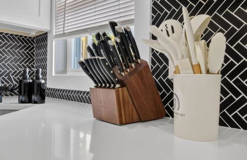 LUX Retreat Home with Yard - Foto 55