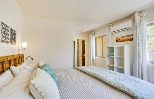 Vibrant Casa Paloma with Patio - Near Vineyards! - Foto 11