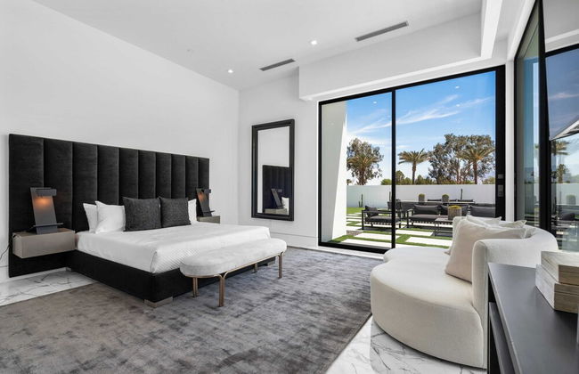 Sleeps 26 Pool, Hot Tub, Pickleball & Putting Green Bravo Villa #12 by Avantstay - Foto 7