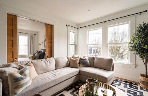 Stay Portland - 3BR - Sleeps 6 - Steps to NW 23rd - Fast WiFi - Foto 7