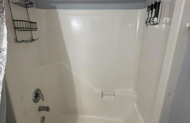 Under the Oaks, A Downtown Hidden Gem - Foto 8