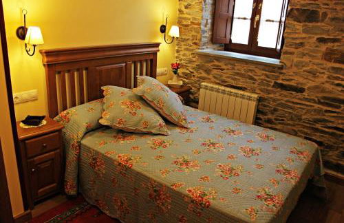 Apartamentos El Llago - Photo 11