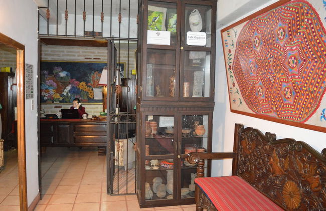 Eco Suites Uxlabil Guatemala City - Photo 2