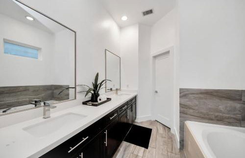 AMAZING ROOFTOP! DOWNTOWN SKYLINE VIEWS!!! SLEEPS 15 - Foto 36