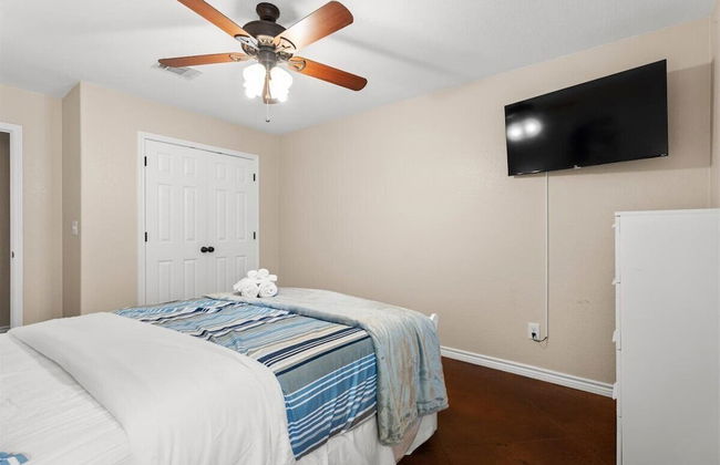 Spacious 3BR Home in Amazing Location - Photo 19