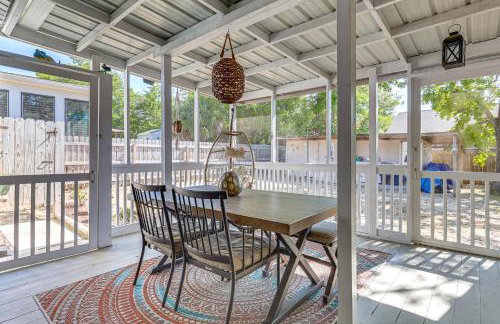 Oak Island Home w/ Fenced Yard, Walk to Long Beach - Foto 12