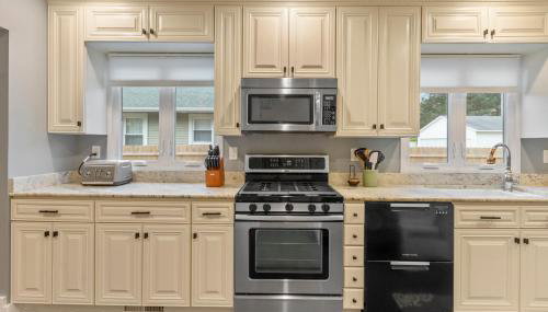 Gorgeous Downtown Bungalow, Walk Everywhere!!! - Foto 4