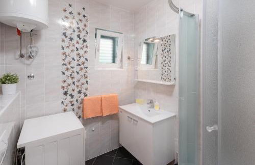 ISLAND HVAR LUXE Holiday Villa Maslina with Beach - Photo 47