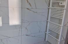 SUPERBE APPARTEMENT porte de la Cité Médiévale à SOMMIERES entièrement rénové très bien équipé 6 pers balcon clim parking privé devant - Foto 39