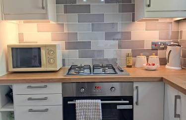 Two Bed house, Parking for 2 cars close to Heathrow - Foto 6