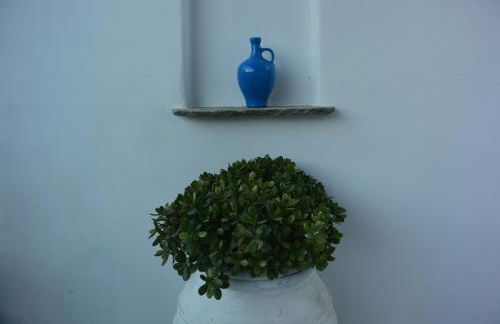 Helen's Minimal Studios & Apartments - Photo 50