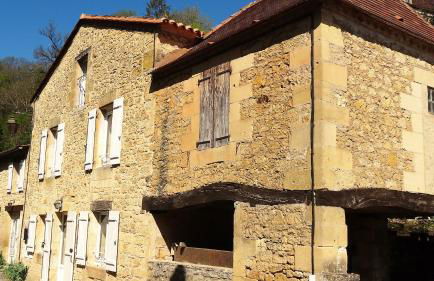 CHAMBRE du SABOTIER - Studio troglodytique - A 100 m Baignade en rivière - Location de Canoë - Circuits cyclo - Aire de pique-nique - 3 restaurants - Foto 18