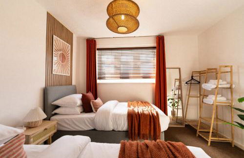 Spacious 3-Bed Home with Free Off-Street Parking Near Newcastle - Foto 9