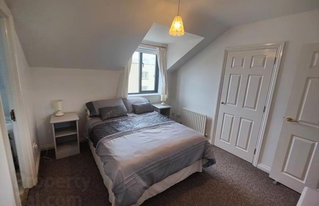 Portrush Penthouse Stunning Harbour & Atlantic Views - Photo 3