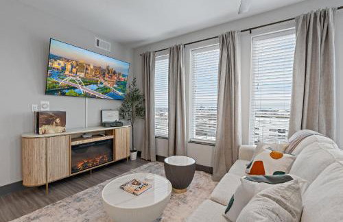 Skyline Views & PoolMins to Vanderbilt - Foto 1