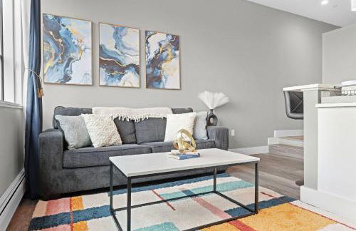 1BR • City Views • Queen + SofaBed • WiFi & 2 TVs - Photo 27