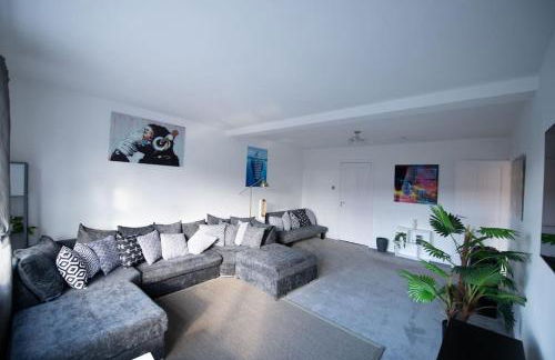2 Bed Retreat with Roof Terrace - Photo 11