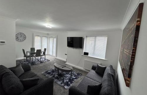 The Modern Balcony Apartment - 2 Bed 1 Bath Private Parking - Foto 1