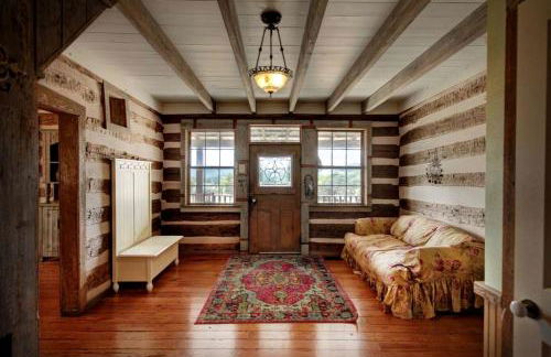 1800's Antique Log Cabin with Modern Amenities near Fredericksburg and Kerrville, Texas - Photo 32