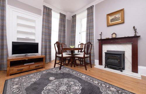 JOIVY Charming 2-Bed Flat Near Edinburgh Castle - Foto 18