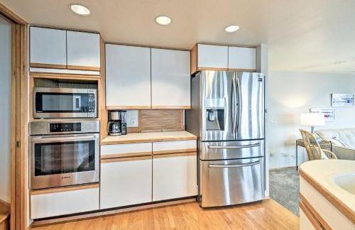 Unique Port Ludlow Home with 3 Decks and Hot Tub! - Foto 15