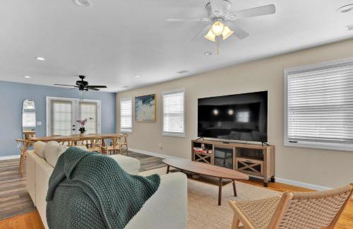 The Seabreeze Haven- Luxury 3BR Coastal Retreat - Near Beach & Free Parking - Foto 9