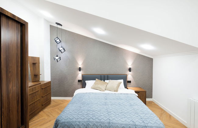 Chic & Modern 4BR Home in Old Tbilisi - Photo 10