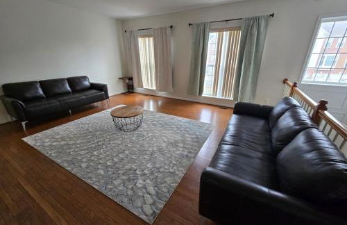 Spacious Townhouse near DC Airport Work Friendly - Foto 11