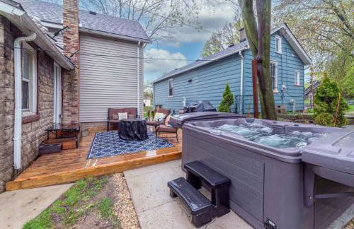 Pool Table, Arcade, Darts, 3 Car Garage, Sleeps 20 - Photo 64