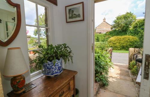 Sally's Cottage - Photo 3