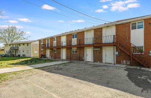 Home in Kansas City 15 mins to KCI with a KING bed and workspace - Foto 29