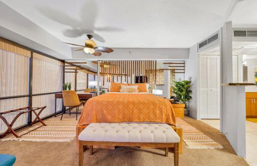 Retro Studio! Pool, Hot Tub, Free Parking & WiFi - Foto 6