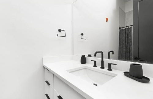 Kays Hideaway - Stylish stay steps to dining - Foto 22