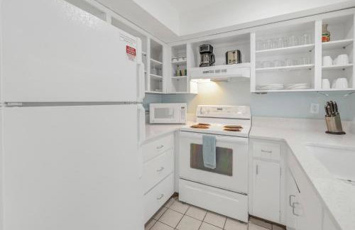 Private Patio - Walk to Beach Shops & More! - Foto 10