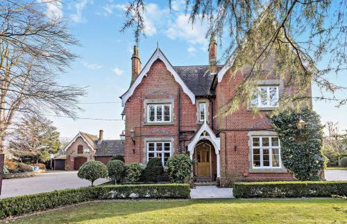 Luxury Detached House in Large Private Grounds, with Outdoor Jacuzzi and Sauna - Foto 32