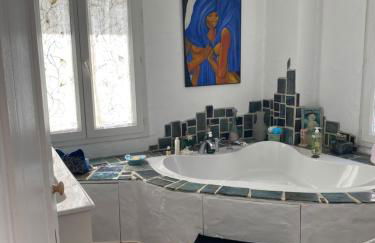 Maison sur l'eau avec jardin et piscine - Foto 13