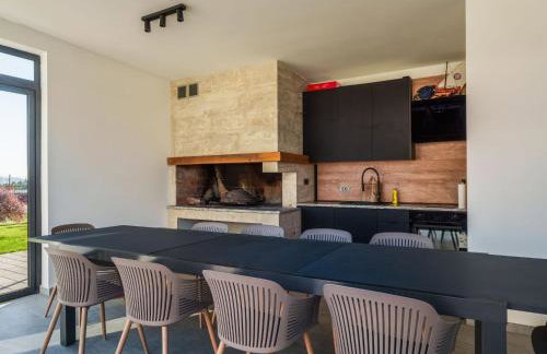 Villa Freedom - Five Bedroom House with Balcony - Foto 8