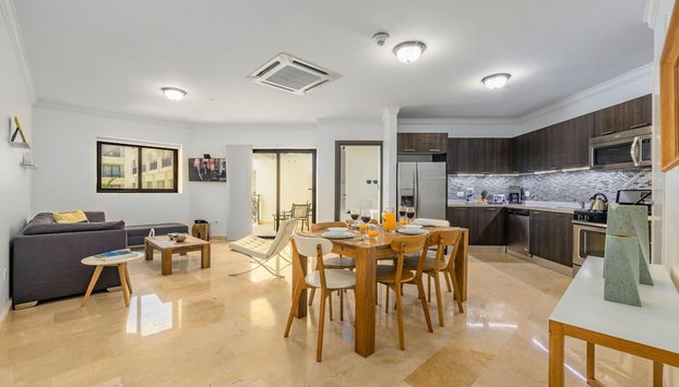 Beautiful 1BR Condo w Large Balcony in Palm Beach - Foto 5, Habitación