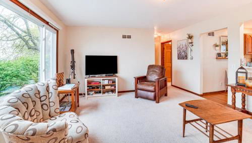 Watch the Sunrise at this Quaint Lake-View Cottage - Foto 4