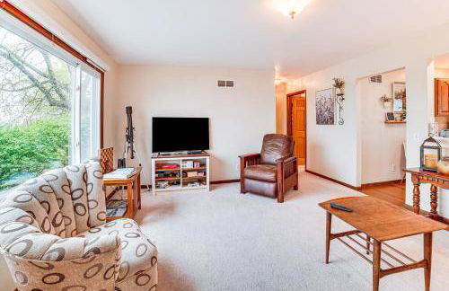 Watch the Sunrise at this Quaint Lake-View Cottage - Foto 4